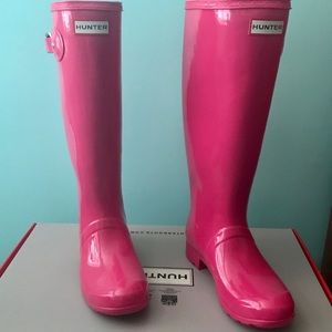 NIB Hunter boots, size 6, bubblegum glossy !